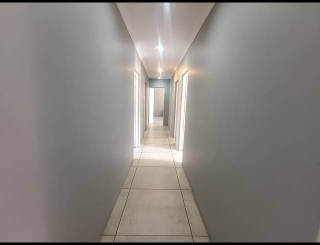 4 BEDROOM HOUSE FOR SALE IN VANDERBIJLPARK SE 8